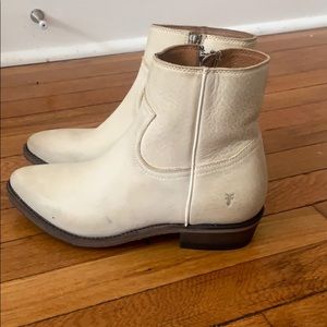 Frye Billy Short Inside Zip Booties